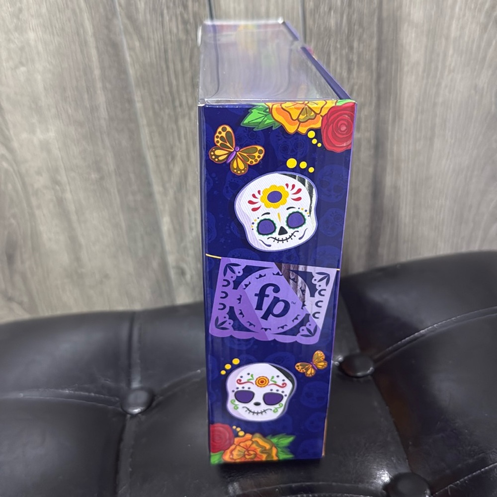 New Dia De Muertos Little People Collectible Doll Set Of 3 In Unopened Box - Picture 8 of 10